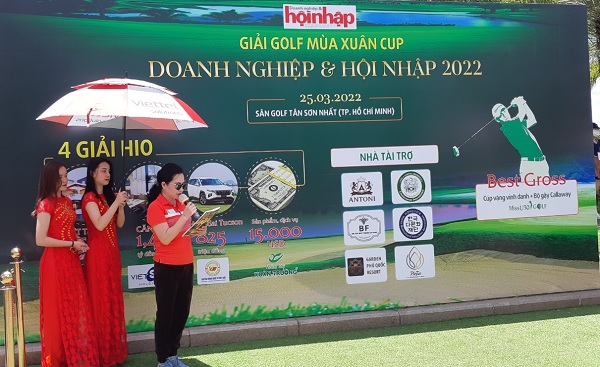 Trưởng đại diện chi nh&amp;agrave;nh ph&amp;iacute;a Nam - b&amp;agrave; Nguyễn Thị Thanh ph&amp;aacute;t biểu khai mạc Giải Golf M&amp;ugrave;a Xu&amp;acirc;n Cup Doanh nghiệp &amp;amp; Hội nhập 2022