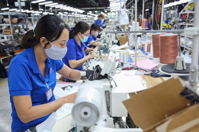 Hiện chỉ 50% lao động c&amp;oacute; hợp đồng
