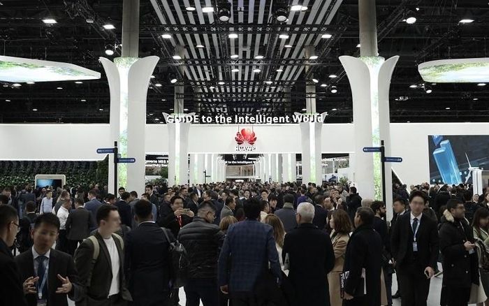 Khu triển l&amp;atilde;m hội trường 1 của Huawei tại MWC Barcelona 2023