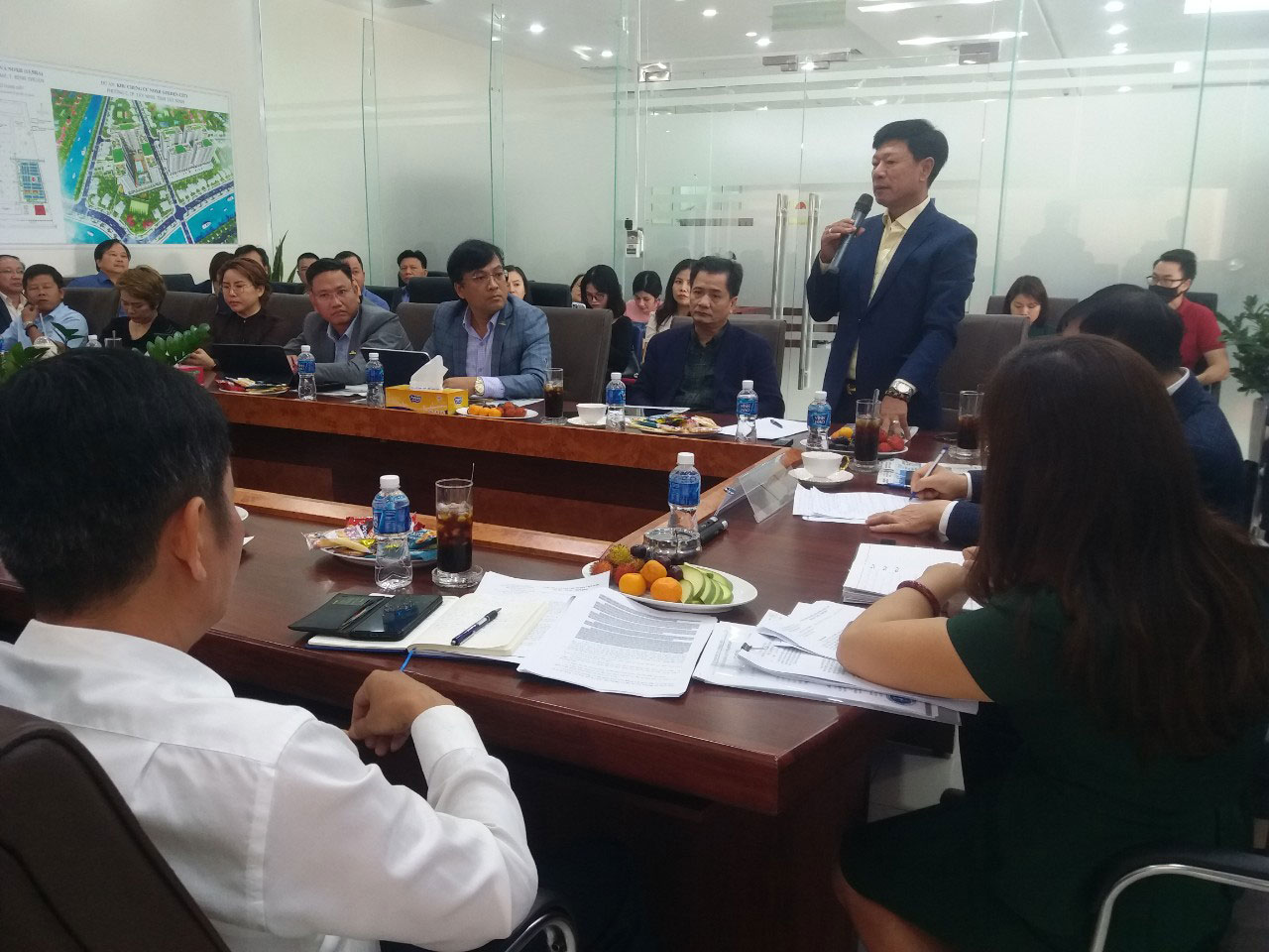 Tiến sĩ Trương Anh Tuấn, Ph&amp;oacute; Chủ tịch HH BĐS Việt Nam, Chủ tịch Tập đo&amp;agrave;n Ho&amp;agrave;ng Qu&amp;acirc;n ph&amp;aacute;t biểu g&amp;oacute;p &amp;yacute;.