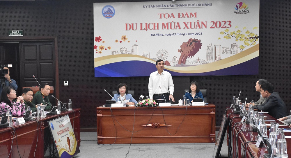 Chủ tịch TP. Đ&amp;agrave; Nẵng L&amp;ecirc; Trung Chinh ph&amp;aacute;t biểu tại buổi Tọa đ&amp;agrave;m Du lịch m&amp;ugrave;a xu&amp;acirc;n 2023