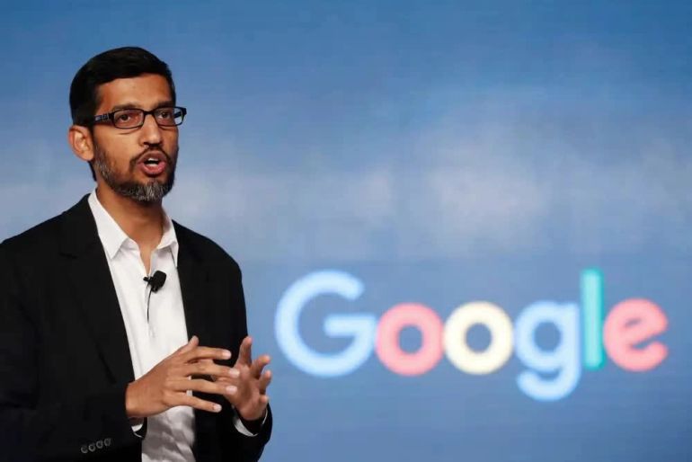 &amp;Ocirc;ng Sundar Pichai ủng hộ ch&amp;iacute;nh s&amp;aacute;ch chia sẻ b&amp;agrave;n l&amp;agrave;m việc tại c&amp;ocirc;ng ty. Ảnh: Bloomberg.