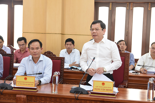 Chủ tịch UBND tỉnh Đặng Văn Minh đề nghị Bộ Giao th&amp;ocirc;ng vận tải quan t&amp;acirc;m đến một c&amp;ocirc;ng tr&amp;igrave;nh thiết yếu nằm trong phạm vi bảo vệ kết cấu hạ tầng giao th&amp;ocirc;ng để thuận lợi trong việc triển khai thực hiện c&amp;aacute;c bước tiếp theo