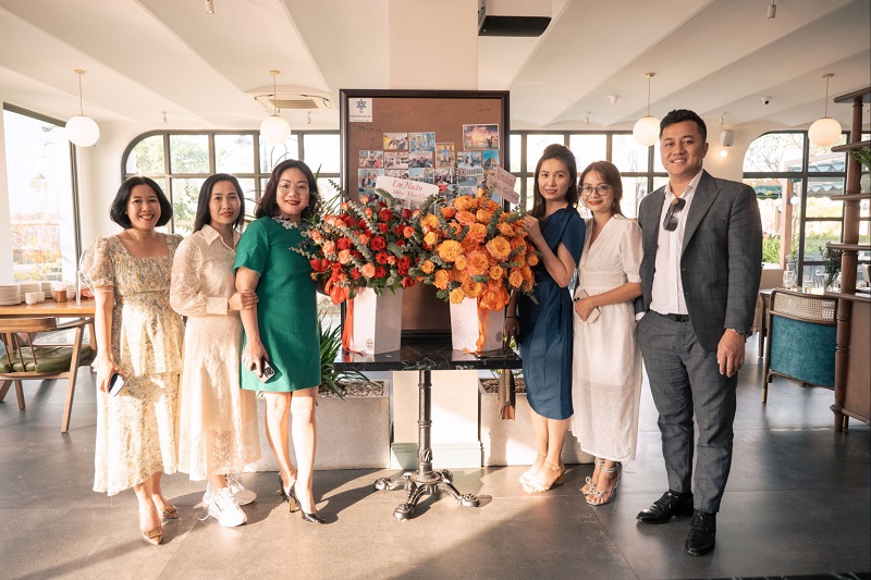 Nh&amp;agrave; đầu tư Nguyễn Thị Ngọc Anh c&amp;ugrave;ng kh&amp;aacute;ch mời trong ng&amp;agrave;y khai trương M6 Ho Tram Tropicana Star tại NovaWorld Ho Tram