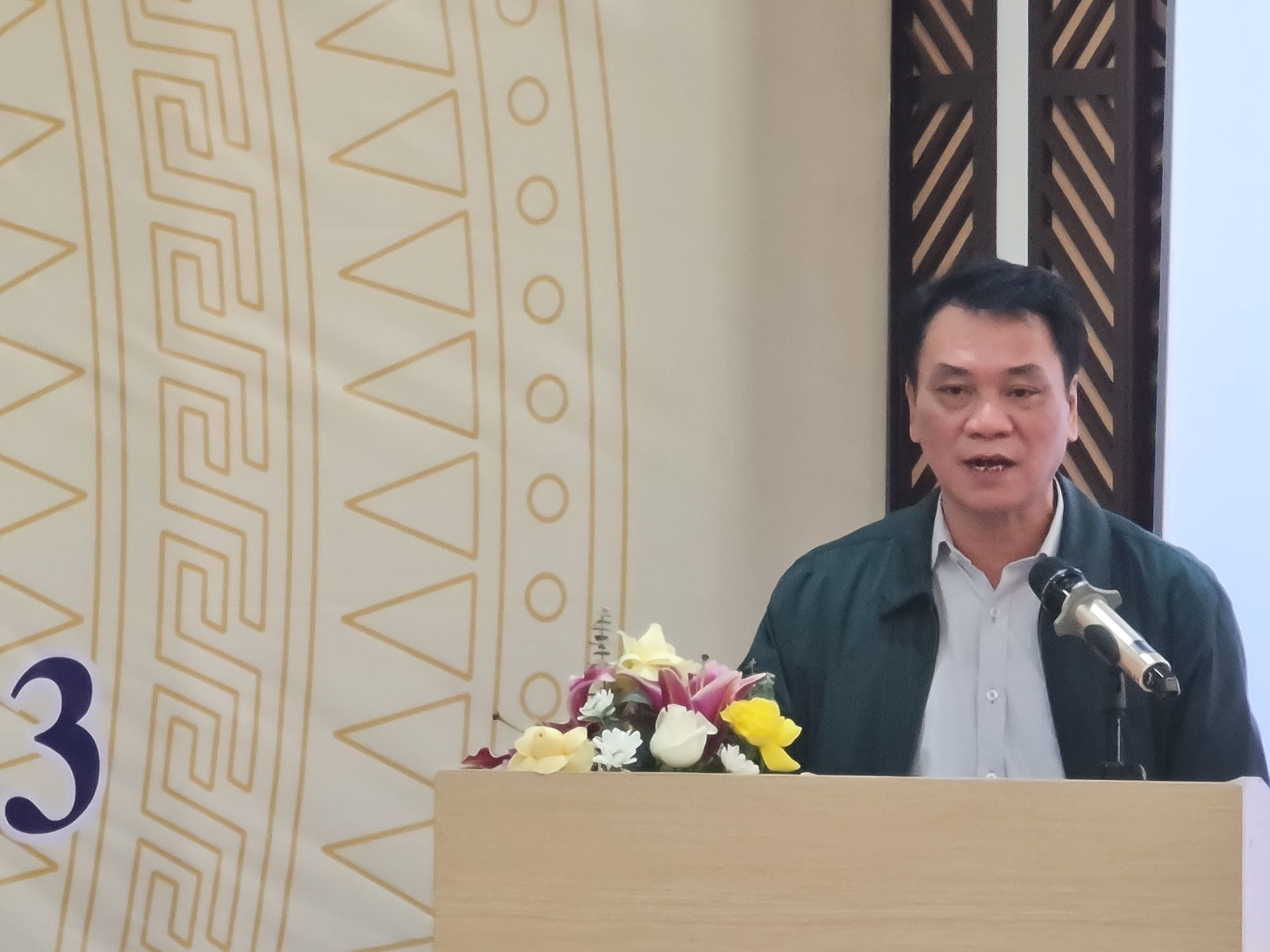 &amp;Ocirc;ng T&amp;agrave; Bằng Huy - Ph&amp;oacute; Cục trưởng Cục Việc l&amp;agrave;m ph&amp;aacute;t biểu tại hội nghị