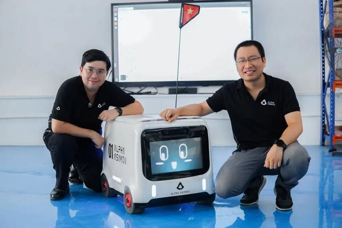 Alpha Asimov Robotics của Nguyễn Tuấn Anh (b&amp;ecirc;n tr&amp;aacute;i) - cựu Gi&amp;aacute;m đốc S&amp;aacute;ng lập Grab Việt Nam v&amp;agrave; CEO VinID