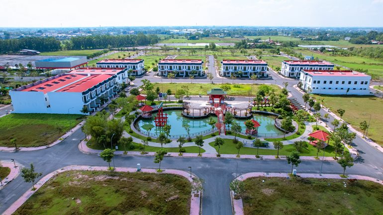 Phố sinh th&amp;aacute;i Young Town T&amp;acirc;y Bắc S&amp;agrave;i G&amp;ograve;n đ&amp;atilde; ho&amp;agrave;n thiện 100% hạ tầng, kh&amp;aacute;ch h&amp;agrave;ng sở hữu c&amp;oacute; thể dọn v&amp;agrave;o ở ngay trong th&amp;aacute;ng 3/2023 (Nguồn ảnh: Thắng Lợi Group)