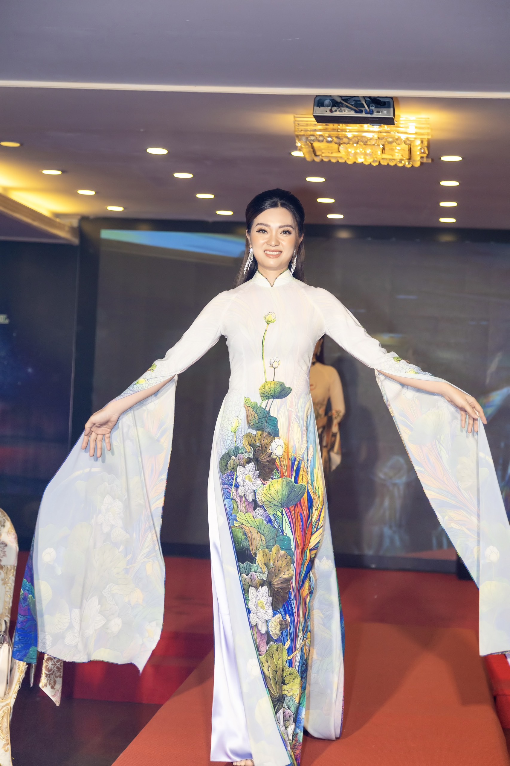 Nữ ho&amp;agrave;ng Doanh nh&amp;acirc;n Việt Nam được trao về cho doanh nh&amp;acirc;n Nguyễn Phương Thảo - CEO c&amp;ocirc;ng ty TNHH MTV Khang Việt