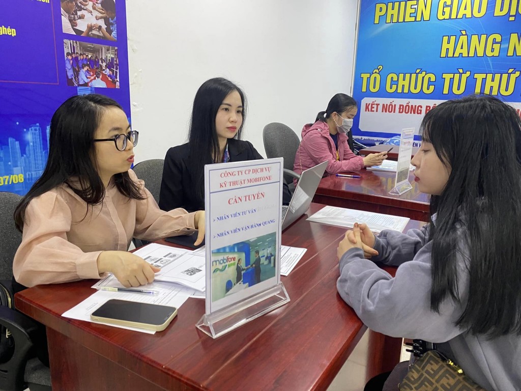 Mở phi&amp;ecirc;n giao dịch việc l&amp;agrave;m trực tuyến kết nối 6 tỉnh, th&amp;agrave;nh phố