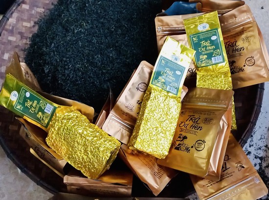 Sản phẩm Tr&amp;agrave; Đ&amp;aacute; Hen hảo hạng của Hợp t&amp;aacute;c x&amp;atilde; sản xuất v&amp;agrave; chế biến ch&amp;egrave; Đ&amp;aacute; Hen đạt chuẩn OCOP 4 sao