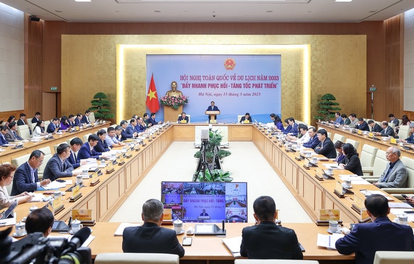Thủ tướng Ch&amp;iacute;nh phủ Phạm Minh Ch&amp;iacute;nh đ&amp;atilde; đưa ra 3 phương ch&amp;acirc;m ph&amp;aacute;t triển du lịch