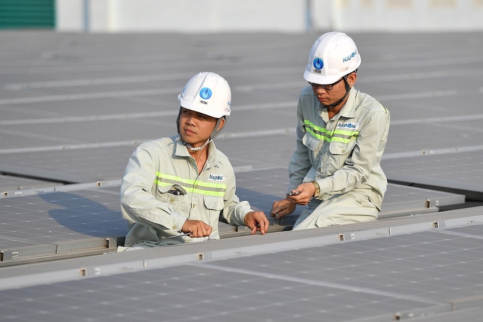 Từ th&amp;aacute;ng 1-2023, mức gi&amp;aacute; trần của khung gi&amp;aacute; ph&amp;aacute;t điện &amp;aacute;p dụng cho c&amp;aacute;c nh&amp;agrave; m&amp;aacute;y điện mặt trời l&amp;agrave; 1.184,9 đến 1.508,27 đồng/kWh, t&amp;ugrave;y loại h&amp;igrave;nh. Ảnh: EVN..