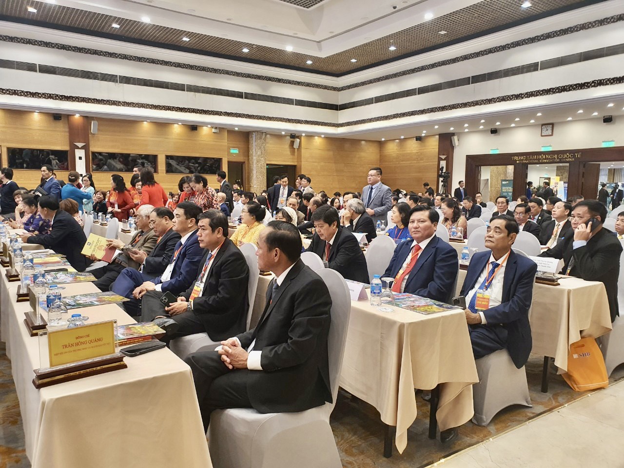 C&amp;aacute;c Đại biểu ổn định vị tr&amp;iacute; trước giờ diễn ra Đại hội