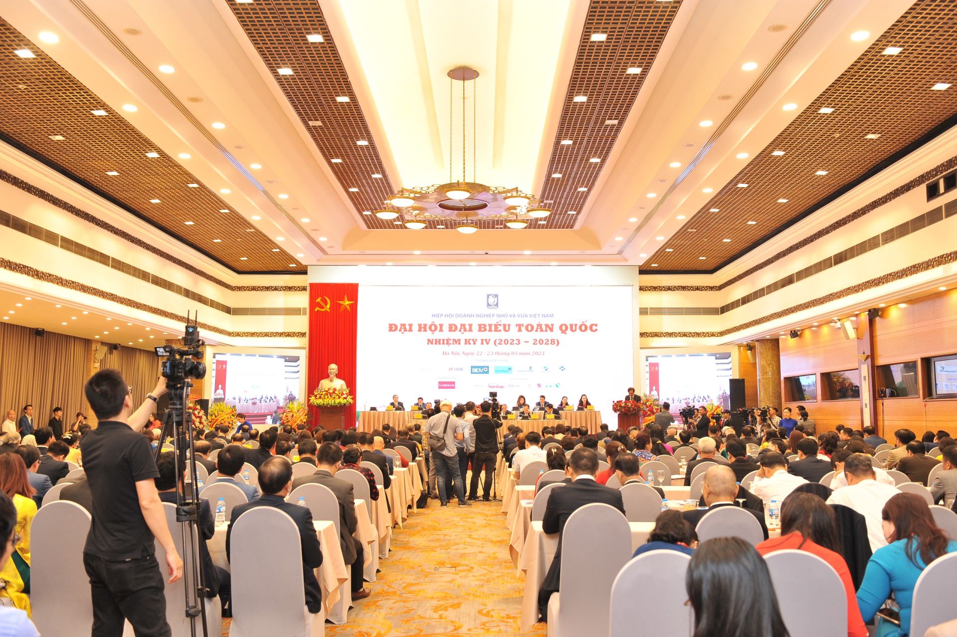 To&amp;agrave;n cảnh Đại hội Đại biểu to&amp;agrave;n quốc Hiệp hội Doanh nghiệp nhỏ v&amp;agrave; vừa Việt Nam kh&amp;oacute;a IV nhiệm kỳ 2023 - 2028