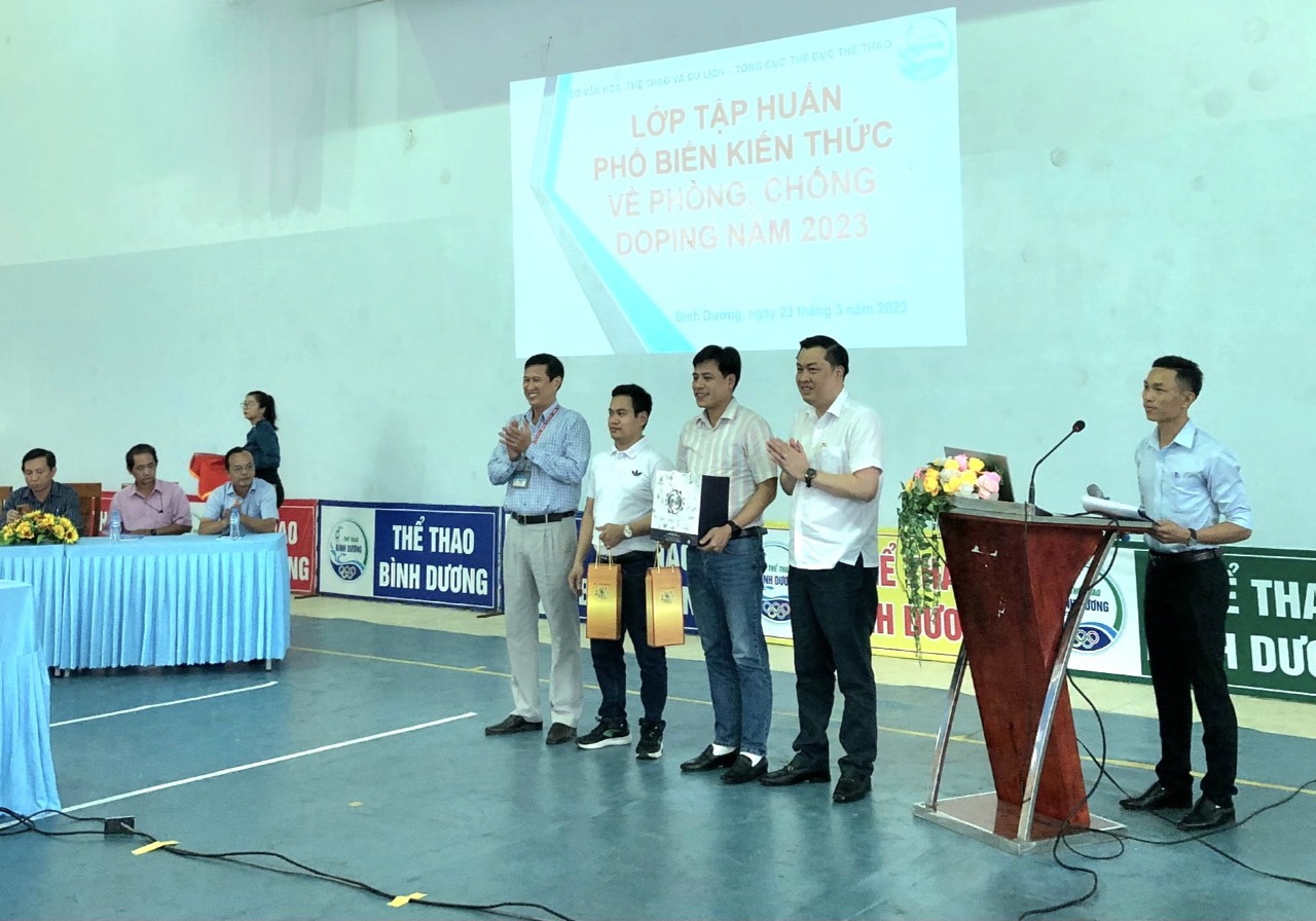 Lớp tập huấn đ&amp;atilde; trang bị kiến thức, kỹ năng cần thiết cũng như tăng cường truyền th&amp;ocirc;ng gi&amp;aacute;o dục về ph&amp;ograve;ng, chống Doping cho lực lượng c&amp;aacute;n bộ vi&amp;ecirc;n chức, HLV, VĐV tỉnh B&amp;igrave;nh Dương