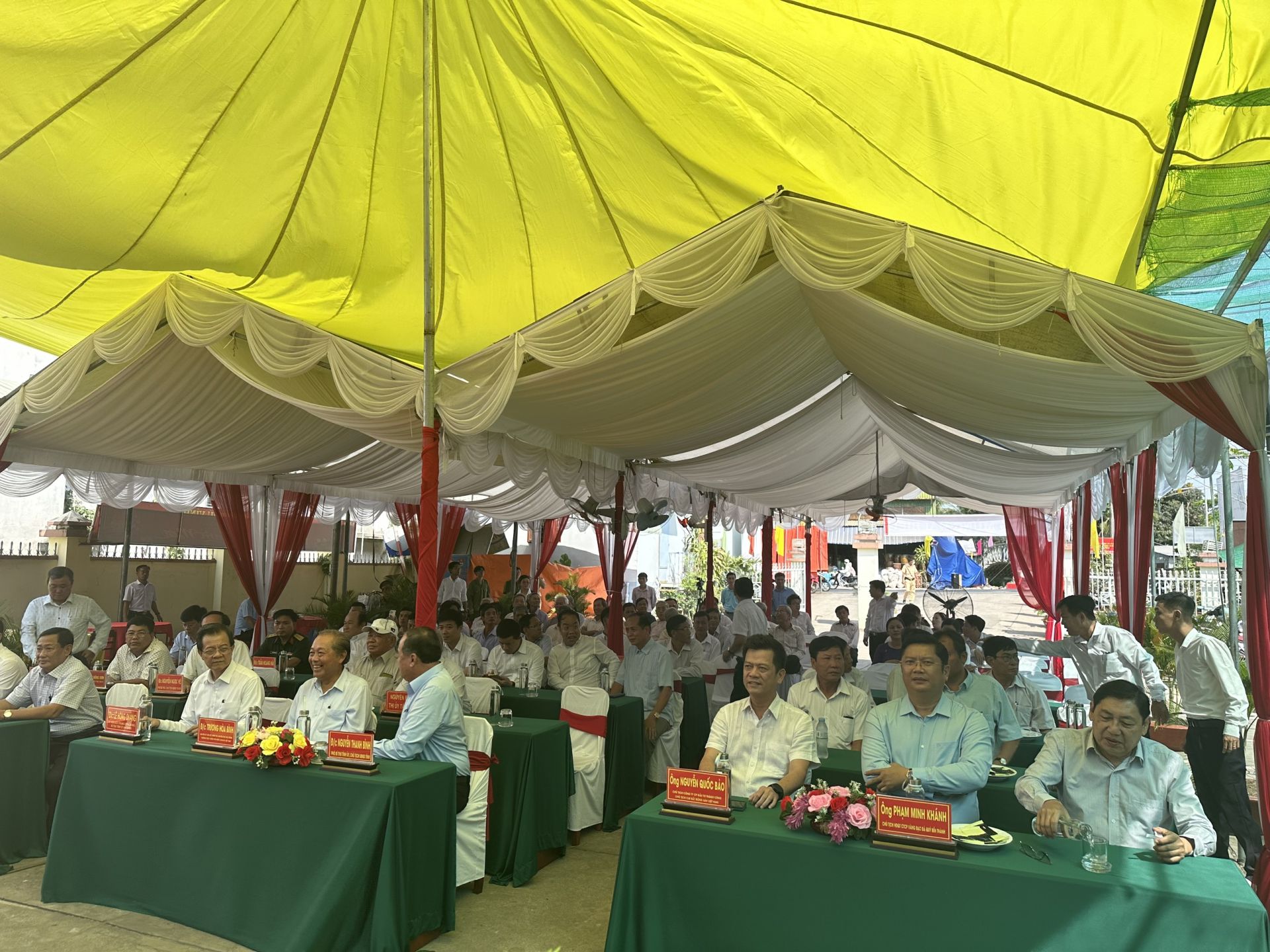 C&amp;aacute;c đại biểu tham dự L&amp;ecirc;̃ khởi c&amp;ocirc;ng