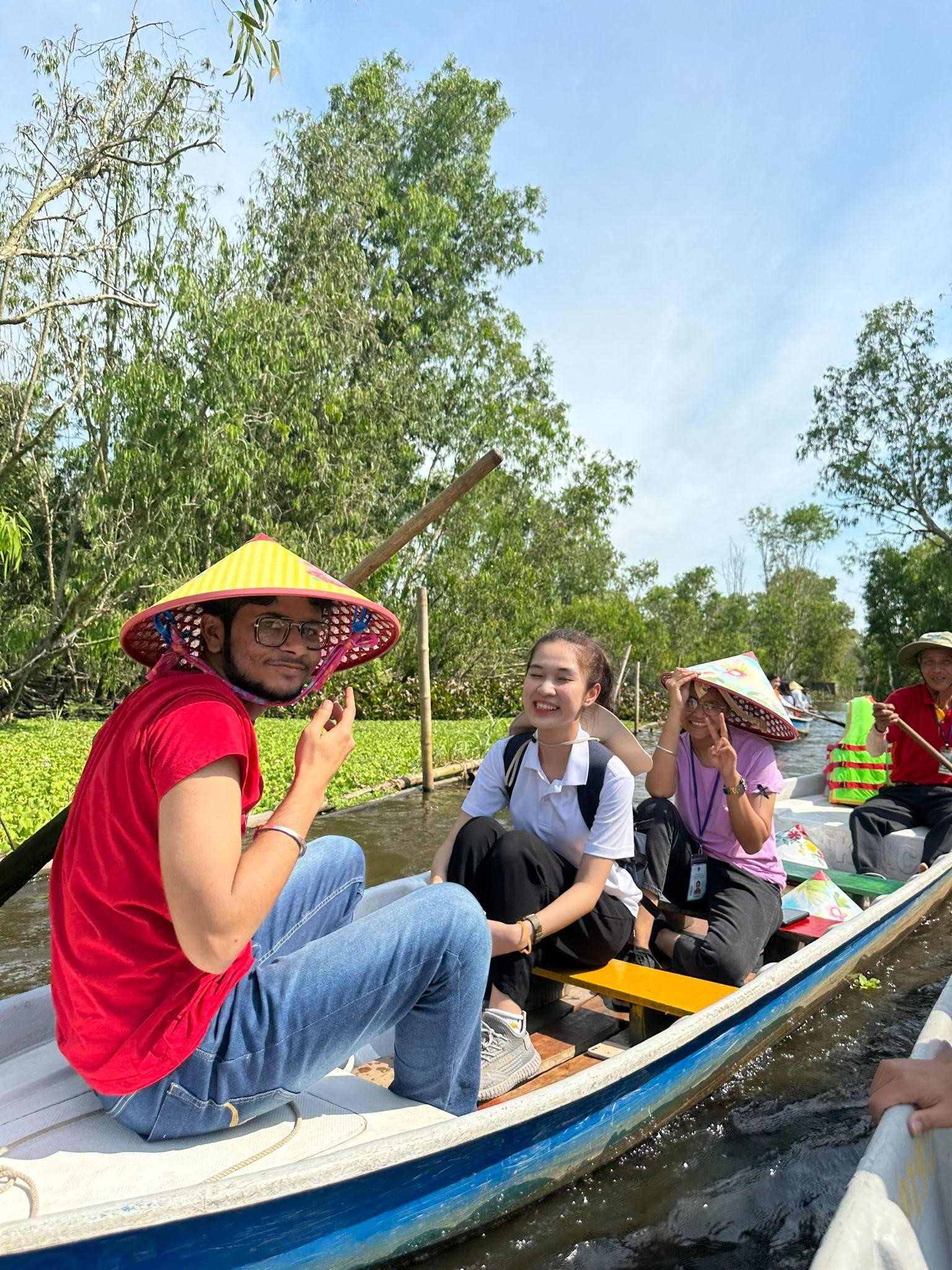 Sắm vai người miền T&amp;acirc;y