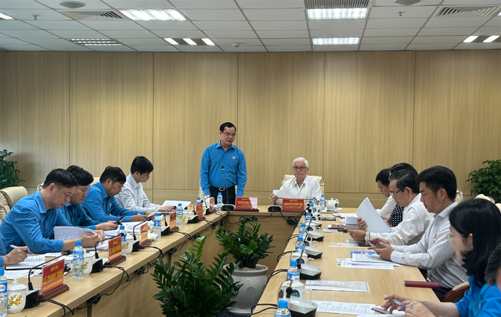 t&amp;aacute;c đầu tư thiết chế C&amp;ocirc;ng đo&amp;agrave;n tại tỉnh B&amp;igrave;nh Dương.    ​Nội dung buổi l&amp;agrave;m việc tập trung thảo luận v&amp;agrave; cho &amp;yacute; kiến li&amp;ecirc;n quan đến: Dự &amp;aacute;n Trung t&amp;acirc;m hoạt động C&amp;ocirc;ng đo&amp;agrave;n tỉnh B&amp;igrave;nh Dư​​ơng; c&amp;ocirc;ng t&amp;aacute;c quản l&amp;yacute;, sử dụng, t&amp;agrave;i sản C&amp;ocirc;ng đo&amp;agrave;n
