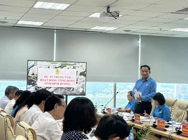 Đại diện LĐLĐ tỉnh B&amp;igrave;nh Dương b&amp;aacute;o c&amp;aacute;o những nội dung l&amp;agrave;m việc v&amp;agrave; n&amp;ecirc;u kiến nghị tại buổi l&amp;agrave;m việc​