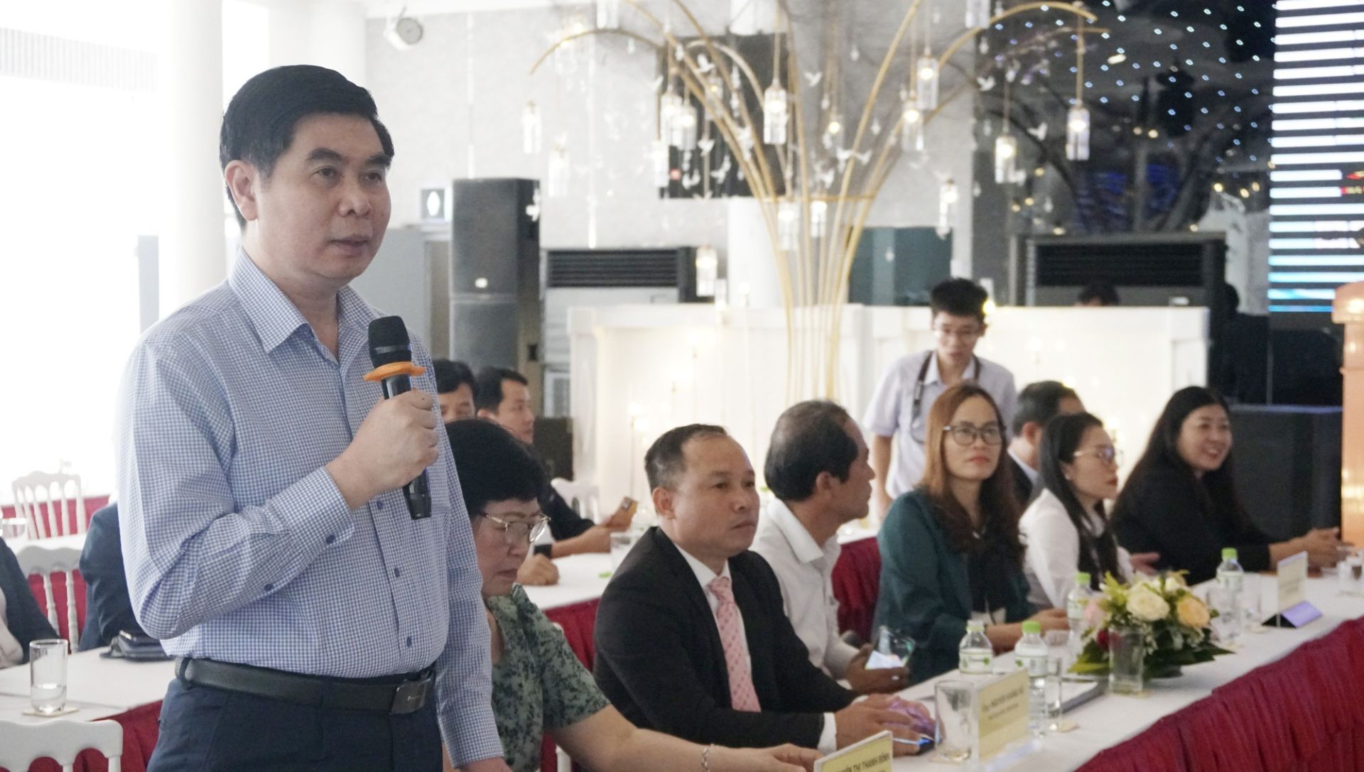 &amp;Ocirc;ng L&amp;acirc;m Hải Giang, Ph&amp;oacute; chủ tịch UBND tỉnh B&amp;igrave;nh Định, ph&amp;aacute;t biểu tại hội thảo