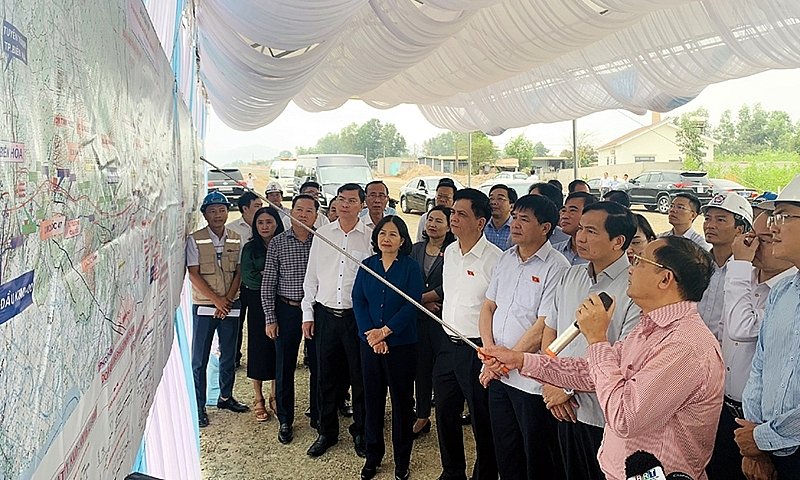 Đo&amp;agrave;n gi&amp;aacute;m s&amp;aacute;t của Quốc hội kiểm tra tiến độ dự &amp;aacute;n th&amp;agrave;nh phần 3 cao tốc Bi&amp;ecirc;n H&amp;ograve;a &amp;ndash; Vũng T&amp;agrave;u .