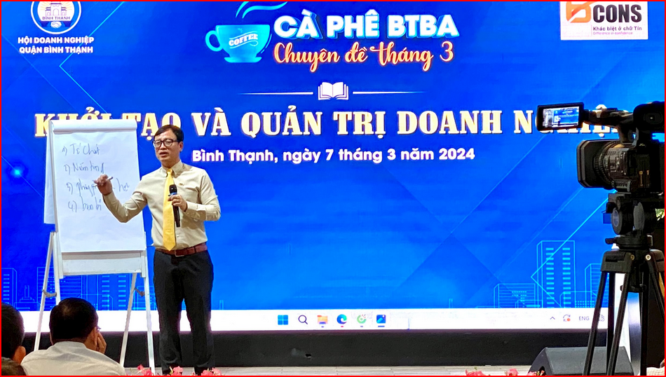 T.S L&amp;ecirc; Như Thạch -  chia sẻ  tại c&amp;agrave; ph&amp;ecirc; BTBA