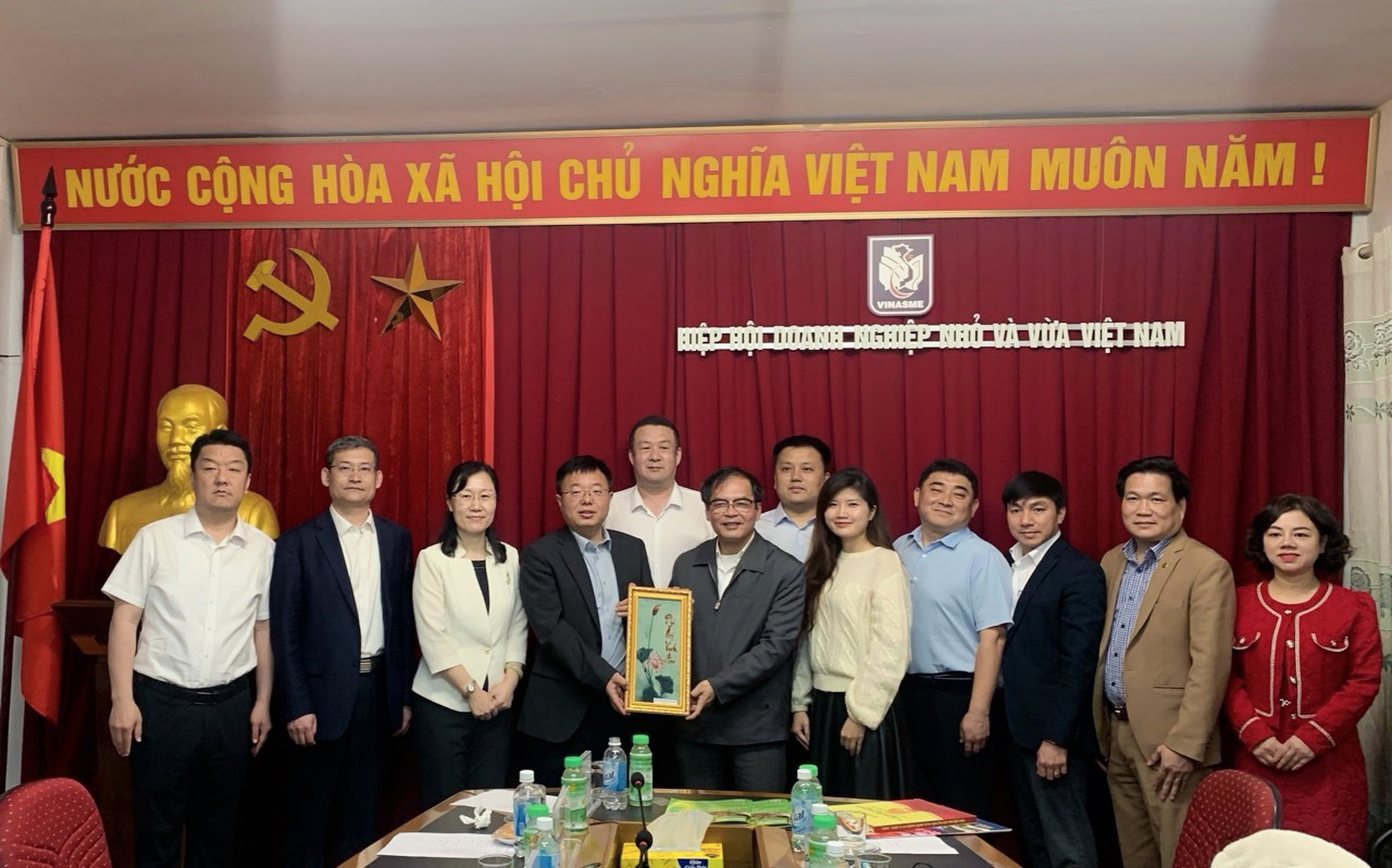 VINASME chụp ảnh kỷ niệm c&amp;ugrave;ng đại diện