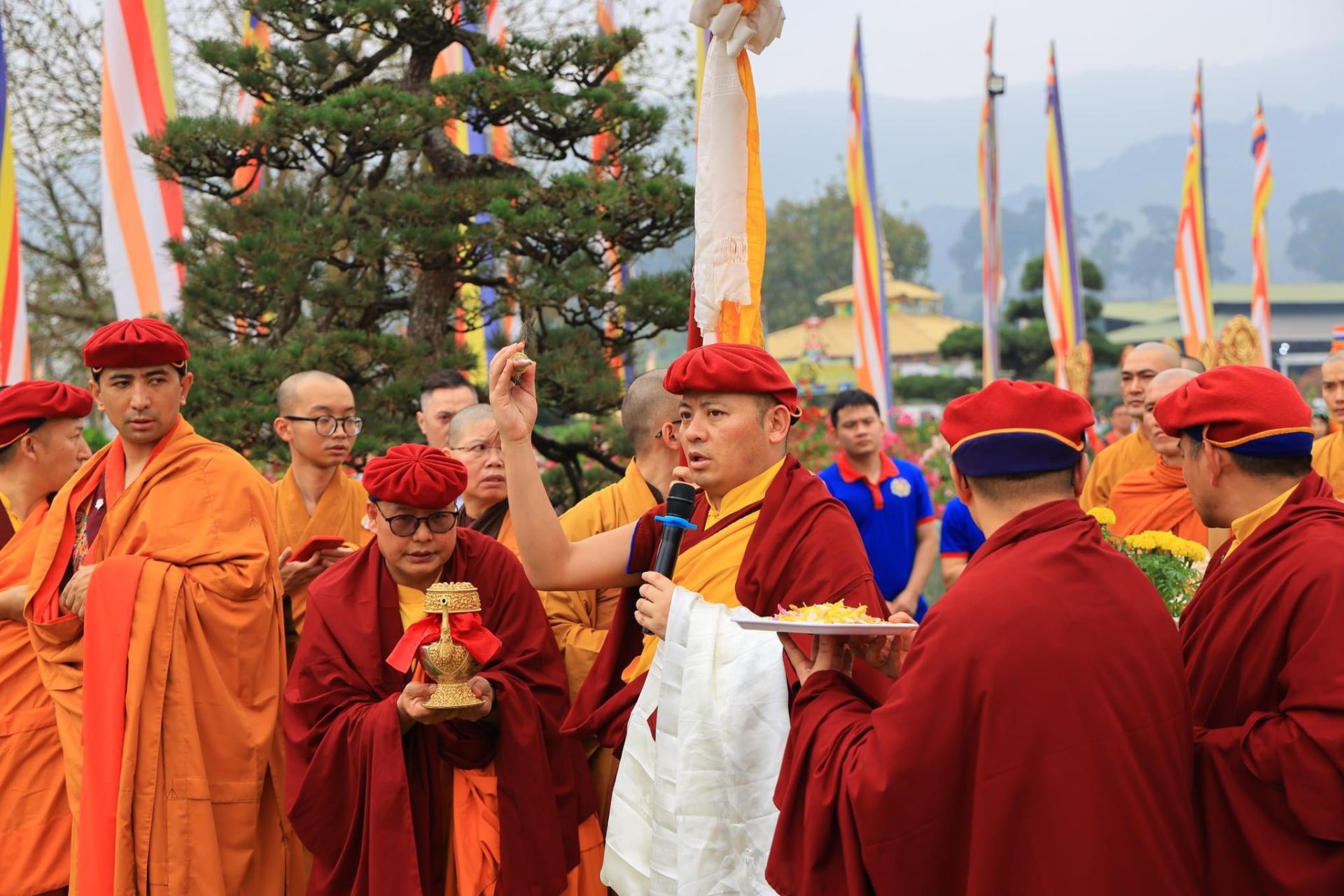 Đức Drukpa Thuksey Rinpoche ban gia tr&amp;igrave; trong Ph&amp;aacute;p hội Cầu An Dược Sư Ho&amp;agrave;ng T&amp;agrave;i Bảo Thi&amp;ecirc;n tại Đại Bảo Th&amp;aacute;p Mandala T&amp;acirc;y Thi&amp;ecirc;n