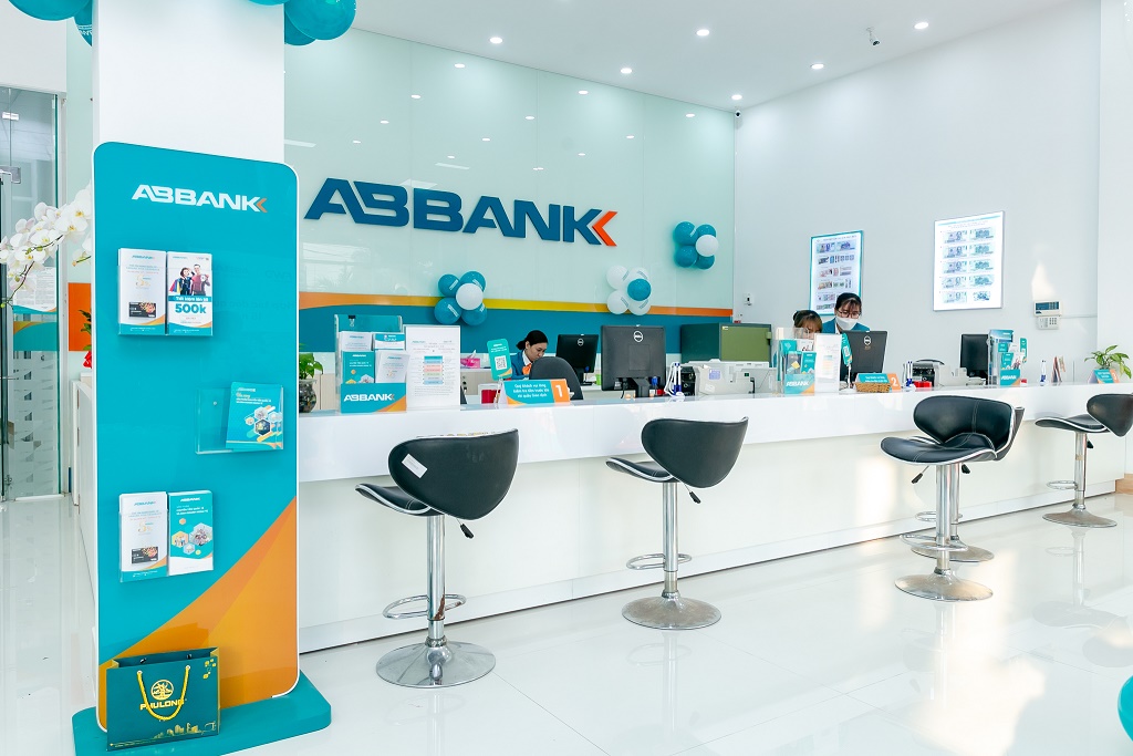 Chuẩn bị ĐHCĐ 2024, ABBank thay đổi loạt nh&amp;acirc;n sự cấp cao