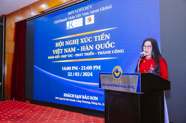 Ph&amp;oacute; Chủ tịch Vasean Nguyễn &amp;Aacute;nh Tuyết ph&amp;aacute;t biểu &amp;yacute; kiến