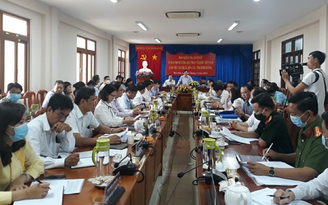 Đo&amp;agrave;n kiểm tra, gi&amp;aacute;m s&amp;aacute;t của Ủy ban Trung ương MTTQ Việt Nam l&amp;agrave;m việc tại TX Bến C&amp;aacute;t về c&amp;ocirc;ng t&amp;aacute;c chuẩn bị bầu cử.