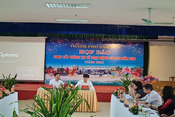 UBND TP Sầm Sơn họp b&amp;aacute;o cung cấp th&amp;ocirc;ng tin về hoạt động du lịch Sầm Sơn năm 2021