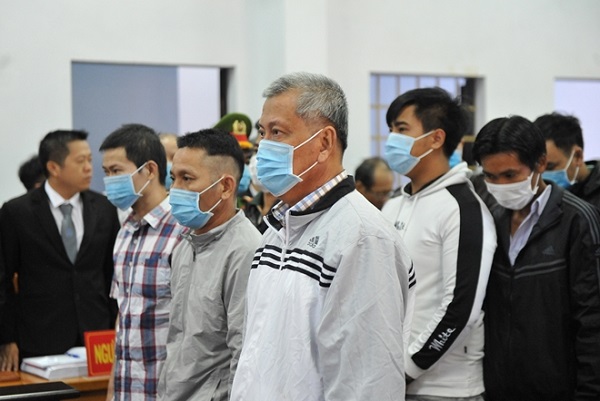 Bị cáo Trịnh Sướng c&amp;ugrave;ng c&amp;aacute;c đồng phạm tại phi&amp;ecirc;n x&amp;eacute;t xử h&amp;ocirc;m 12/2/2021