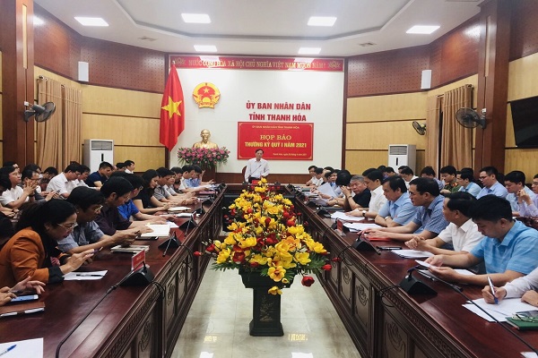 Quang cảnh buổi họp b&amp;aacute;o