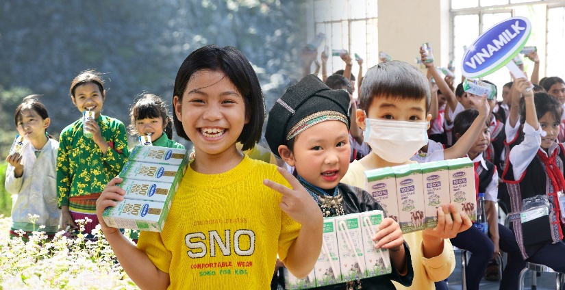 Mạng x&amp;atilde; hội tr&amp;agrave;n ngập hạnh ph&amp;uacute;c với &amp;ldquo;Triệu ly sữa y&amp;ecirc;u thương, triệu nụ cười hạnh ph&amp;uacute;c&amp;rdquo; của Vinamilk - Ảnh 5.
