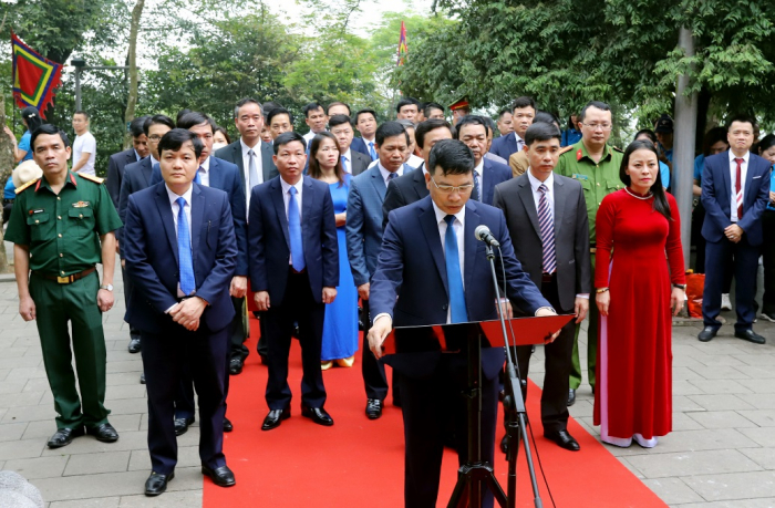 &amp;ocirc;ng L&amp;ecirc; Đức Thắng- Chủ tịch UBND huyện L&amp;acirc;m Thao k&amp;iacute;nh c&amp;aacute;o với tổ ti&amp;ecirc;n về kết quả ph&amp;aacute;t triển kinh tế x&amp;atilde; hội năm 2020  tại điện Kinh Thi&amp;ecirc;n.