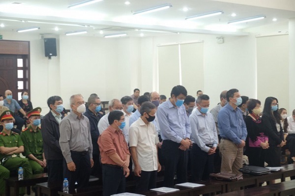 C&amp;aacute;c bị c&amp;aacute;o tại phi&amp;ecirc;n t&amp;ograve;a