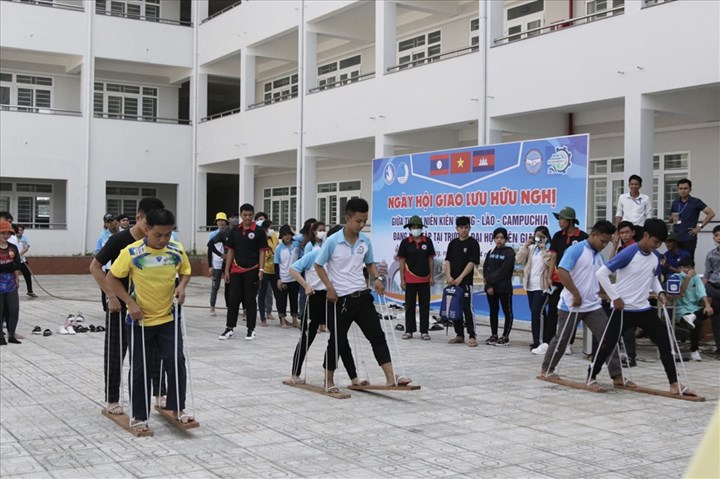 C&amp;aacute;c hoạt động vui tươi diễn ra trong ng&amp;agrave;y hội giao lưu giữa sinh vi&amp;ecirc;n 3 nước Việt Nam - L&amp;agrave;o - Campuchia