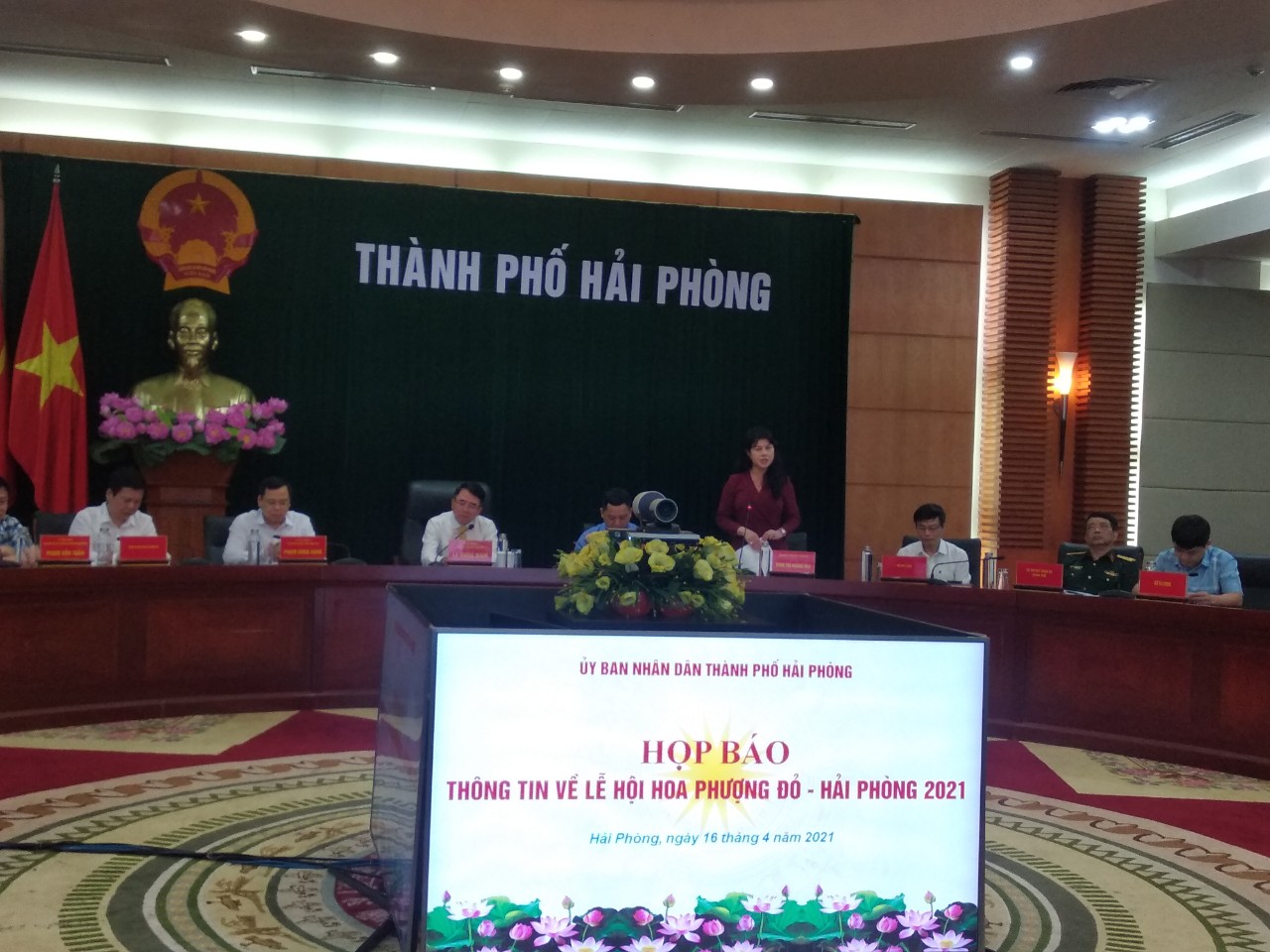 Gi&amp;aacute;m đốc Sở Văn h&amp;oacute;a v&amp;agrave; Thể thao Trần Thị Ho&amp;agrave;ng Mai th&amp;ocirc;ng tin về c&amp;aacute;c hoạt động hưởng ứng tại Lễ hội