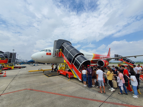 C&amp;aacute;c h&amp;atilde;ng h&amp;agrave;ng kh&amp;ocirc;ng đ&amp;atilde; nhanh ch&amp;oacute;ng b&amp;aacute;n hết v&amp;eacute; gi&amp;aacute; rẻ