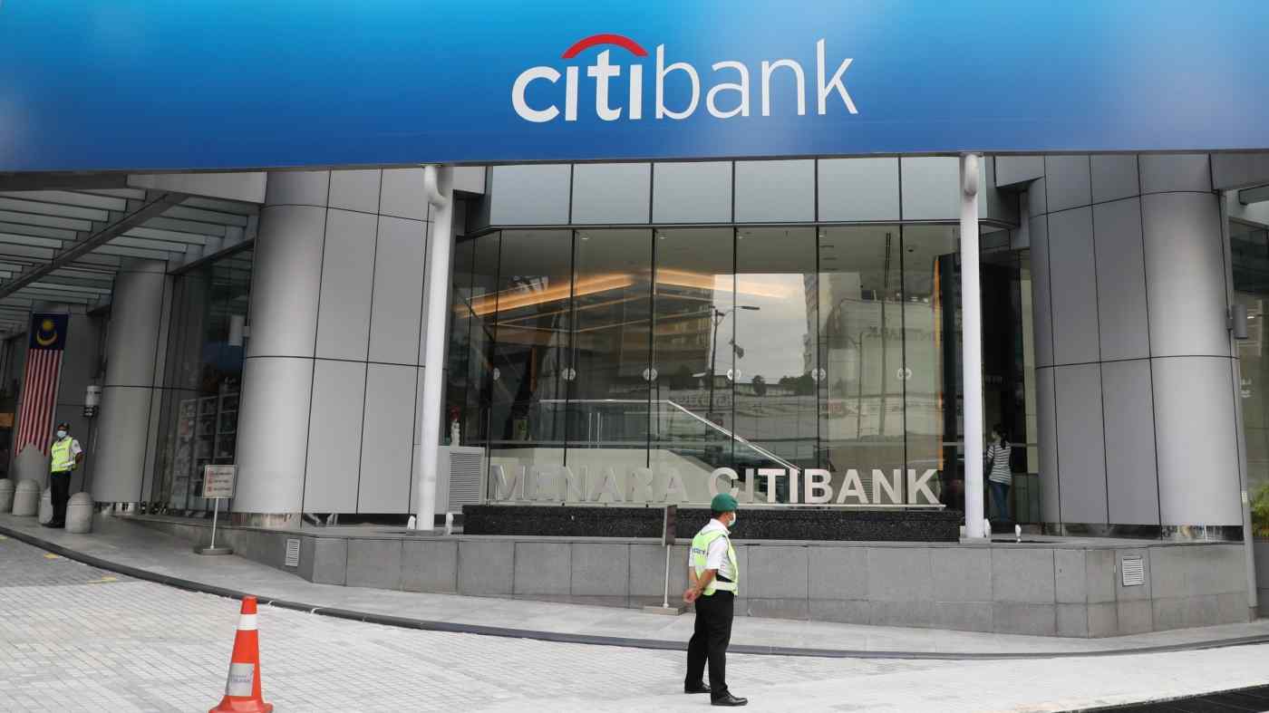 Trụ sở ch&amp;iacute;nh của Citibank tại Kuala Lumpur. Ng&amp;acirc;n h&amp;agrave;ng Mỹ đang đ&amp;oacute;ng cửa hoạt động kinh doanh b&amp;aacute;n lẻ ở Malaysia v&amp;agrave; một số quốc gia kh&amp;aacute;c ở ch&amp;acirc;u &amp;Aacute; &amp;copy; Reuters