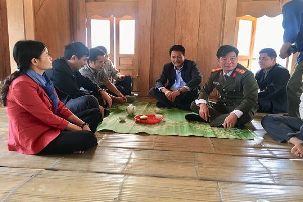 L&amp;atilde;nh đạo huyện Quan Sơn thăm khu Sa N&amp;aacute; mới