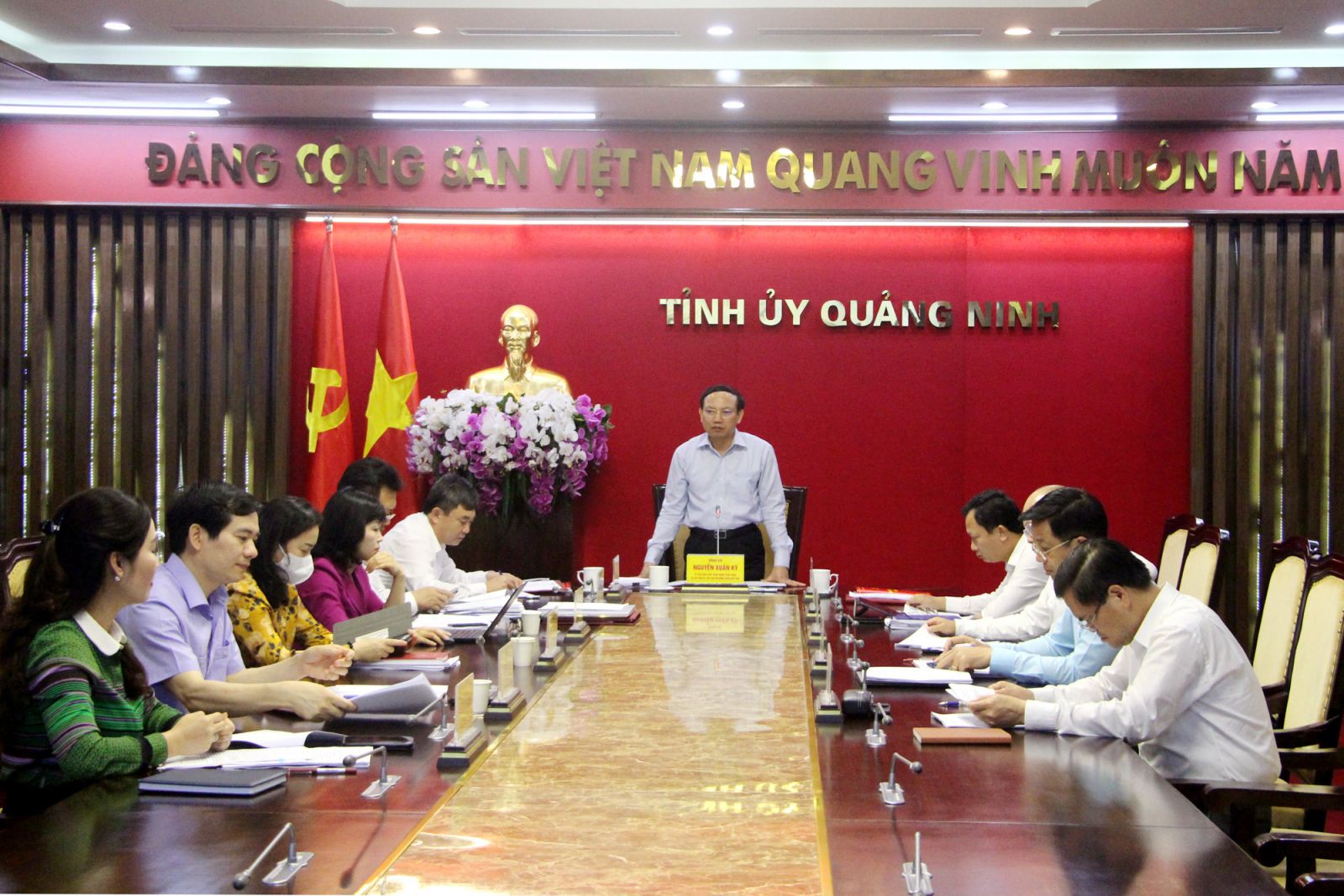 &amp;Ocirc;ng Nguyễn Xu&amp;acirc;n K&amp;yacute;, Ủy vi&amp;ecirc;n Trung ương Đảng, B&amp;iacute; thư Tỉnh ủy, Chủ tịch HĐND tỉnh, kết luận cuộc họp.