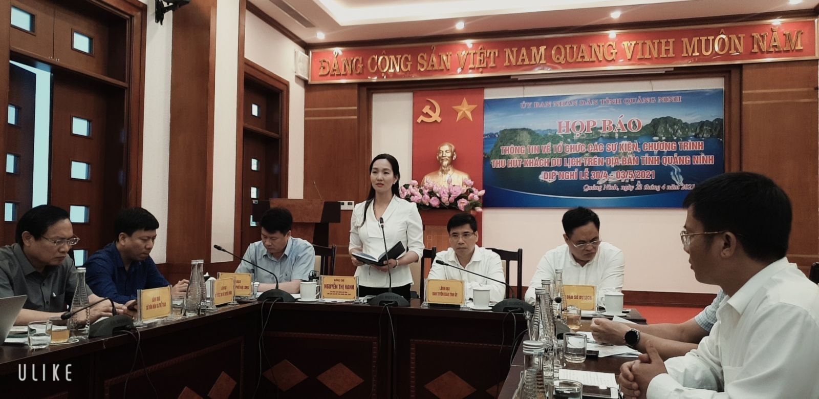Tỉnh ủy vi&amp;ecirc;n, Ph&amp;oacute; chủ tịch UBND tỉnh Quảng Ninh Nguyễn Thị Hạnh ph&amp;aacute;t biểu tại cuộc họp b&amp;aacute;o.