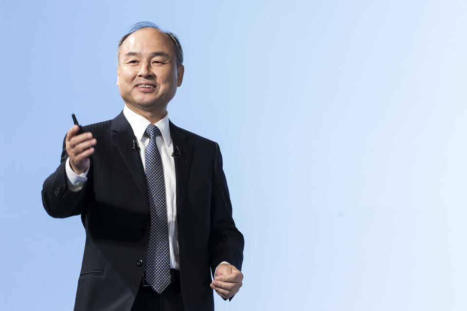 Người s&amp;aacute;ng lập SoftBank Masayoshi Son đ&amp;atilde; gi&amp;agrave;nh lại vị tr&amp;iacute; số 1 trong năm nay. TOMOHIRO OHSUMI / NHẬN H&amp;Igrave;NH ẢNH