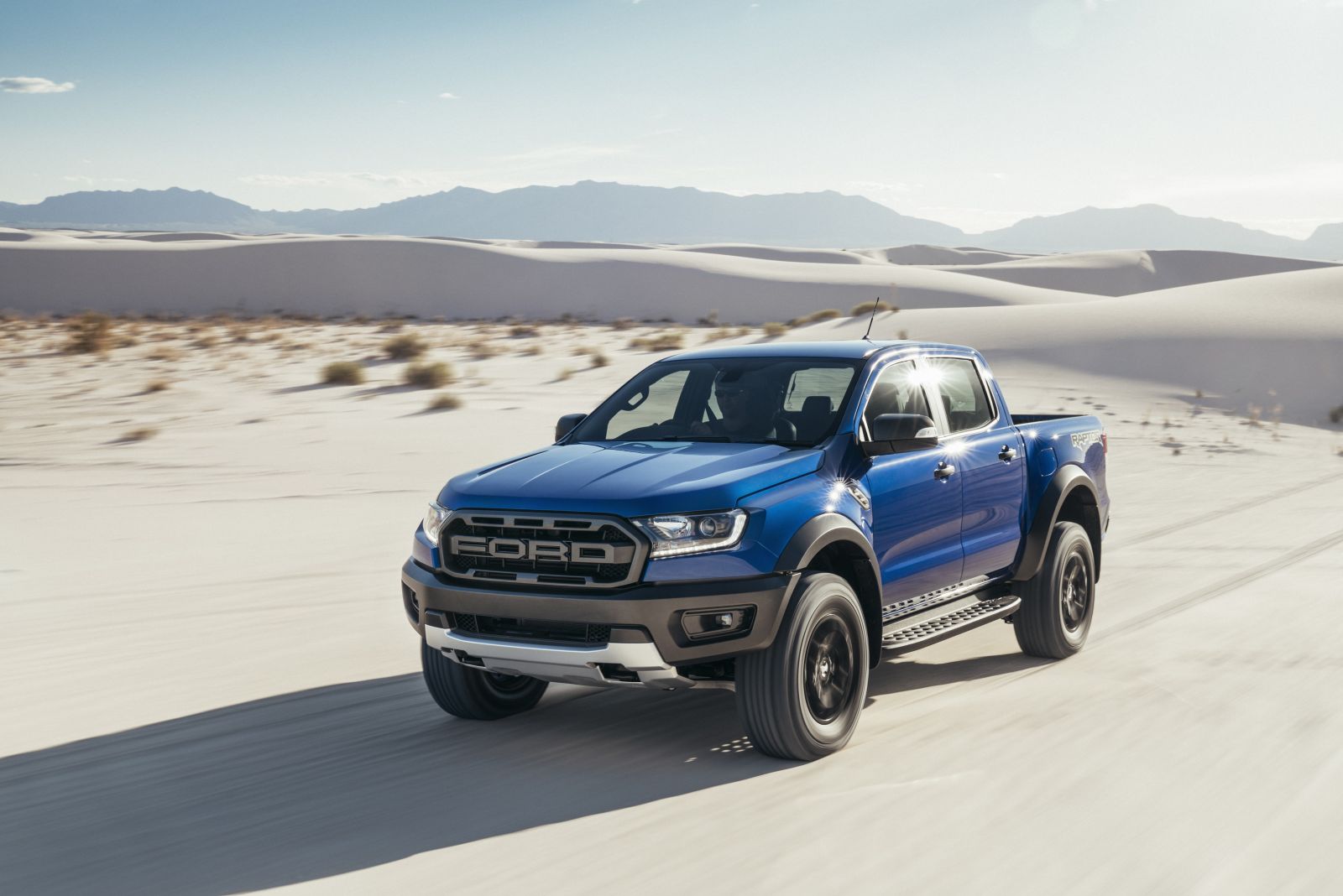T&amp;iacute;nh từ đầu năm 2021, chiếc Ranger &amp;lsquo;Mạnh mẽ đậm chất Ford&amp;rsquo; ghi nhận doanh số cộng dồn đạt 3.873 xe. Chỉ ri&amp;ecirc;ng trong th&amp;aacute;ng 3, đ&amp;atilde; c&amp;oacute; 2.171 xe Ranger được giao tới tay kh&amp;aacute;ch h&amp;agrave;ng, chiếm 75% thị phần ph&amp;acirc;n kh&amp;uacute;c v&amp;agrave; dẫn đầu to&amp;agrave;n thị trường Việt Nam về doanh số