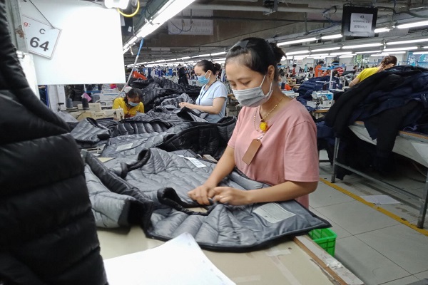 C&amp;ocirc;ng ty TNHH May mặc xuất khẩu AppArel Tech Vĩnh Lộc thực hiện nghi&amp;ecirc;m t&amp;uacute;c c&amp;aacute;c biện ph&amp;aacute;p trong ph&amp;ograve;ng chống dịch bệnh Covid19.