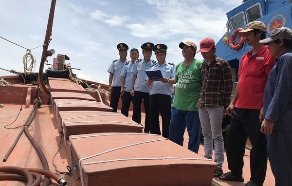 Hải đội 3- Cục Điều tra chống bu&amp;ocirc;n lậu- Tổng cục Hải quan c&amp;ocirc;ng bố lệnh kiểm tra, kh&amp;aacute;m x&amp;eacute;t