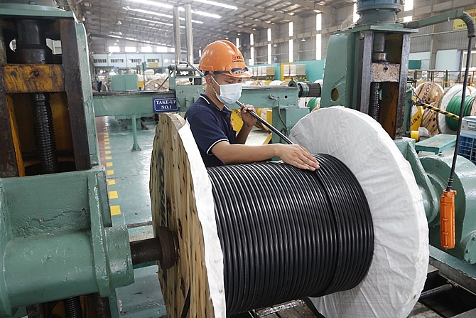 Hoạt động sản xuất tại doanh nghiệp. Ảnh minh họa