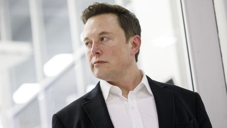 Elon Musk - CEO tỷ ph&amp;uacute; của Tesla